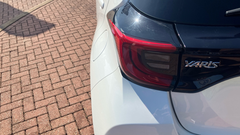 Toyota Yaris 1.5 Hybrid Design 5dr CVT Hybrid Hatchback